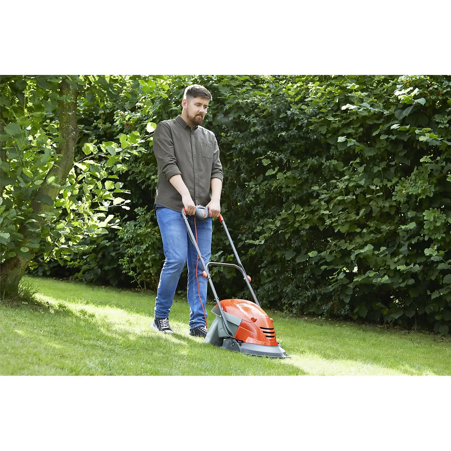 Flymo 1400W Electric Hover Lawn Mower - 25cm 9 Flymo 1400W Electric Hover Lawn Mower - 25cm - Image 7
