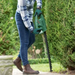 Bosch EasyHedgeCut 45-16 Hedge Trimmer 12 Bosch EasyHedgeCut 45-16 Hedge Trimmer -Flymo Sales Store 13496927 1674931200110936