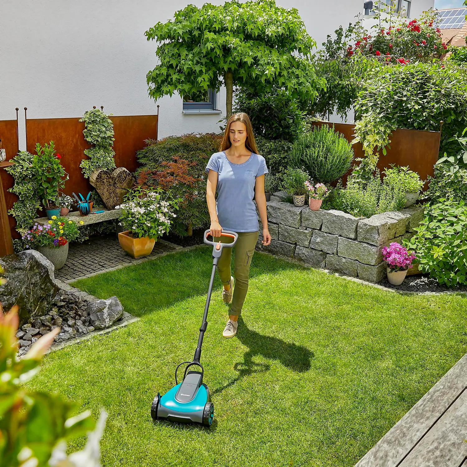 GARDENA 18V HandyMower Cordless Lawn Mower - 22cm 4 GARDENA 18V HandyMower Cordless Lawn Mower - 22cm - Image 2